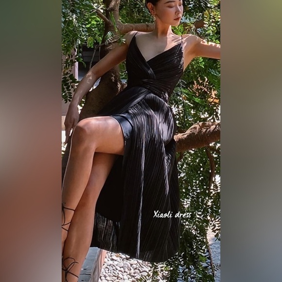 NEW Xiaoli Women’s Textured Pleated Spaghetti Strap Black Dress Size X-Small - Picture 6 of 12